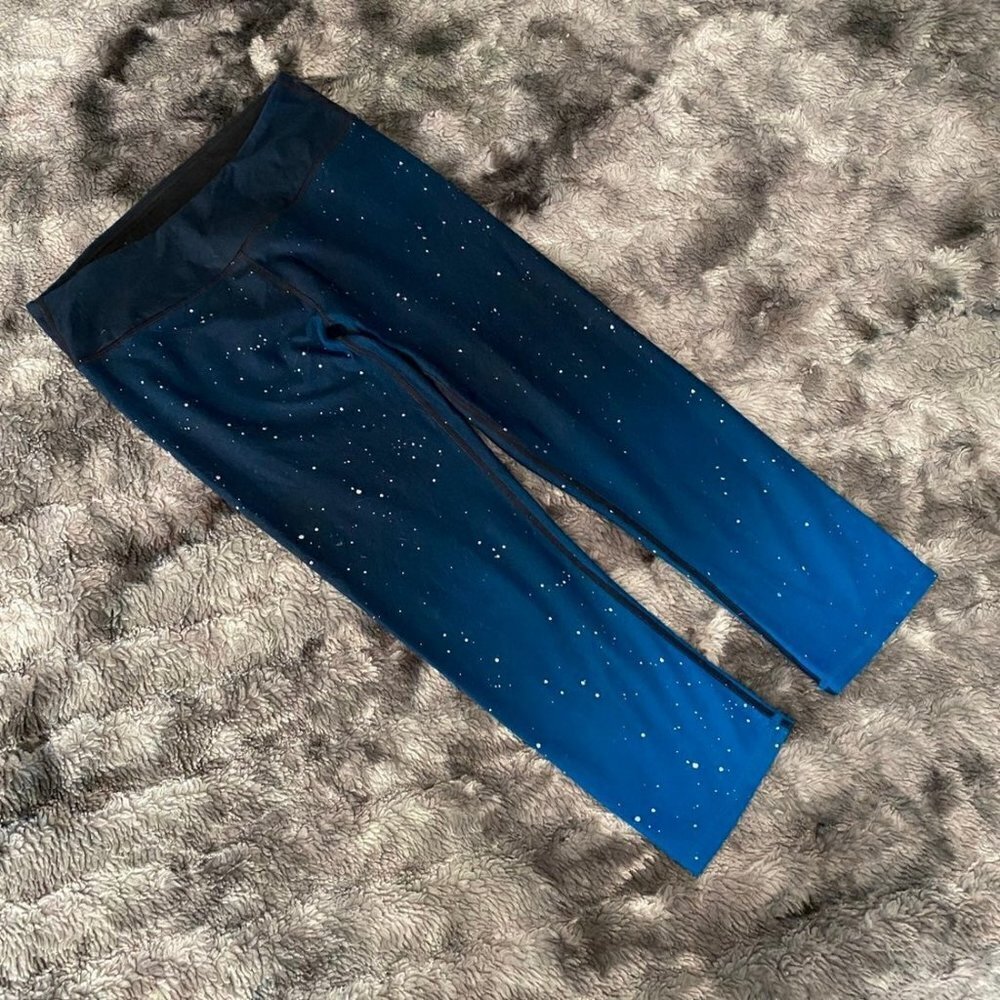 Fabletics Define Mid Rise Capri - Northern Lights - Picture 2 of 8